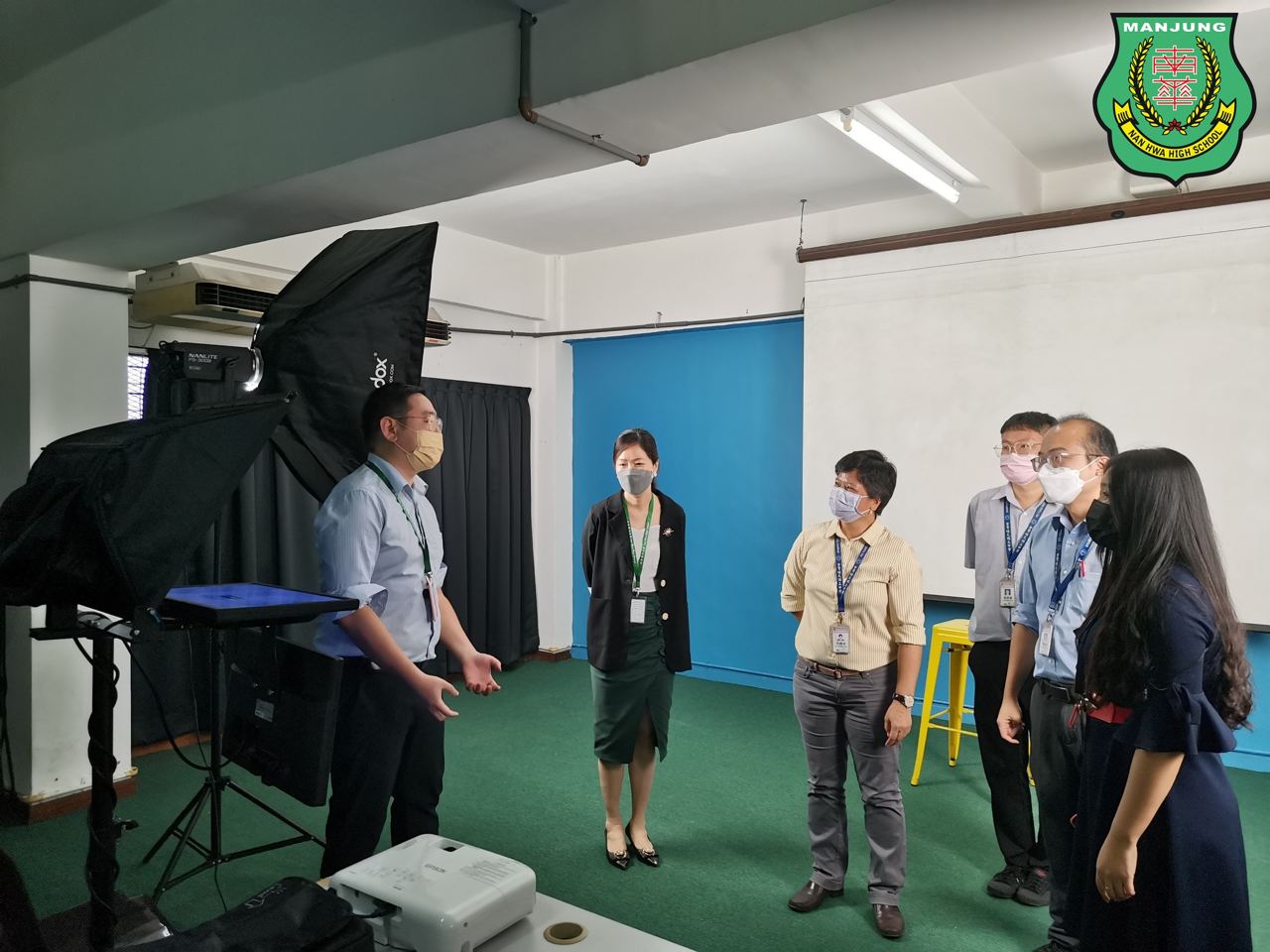 金宝培元独中董事带领行政团队访南华独中