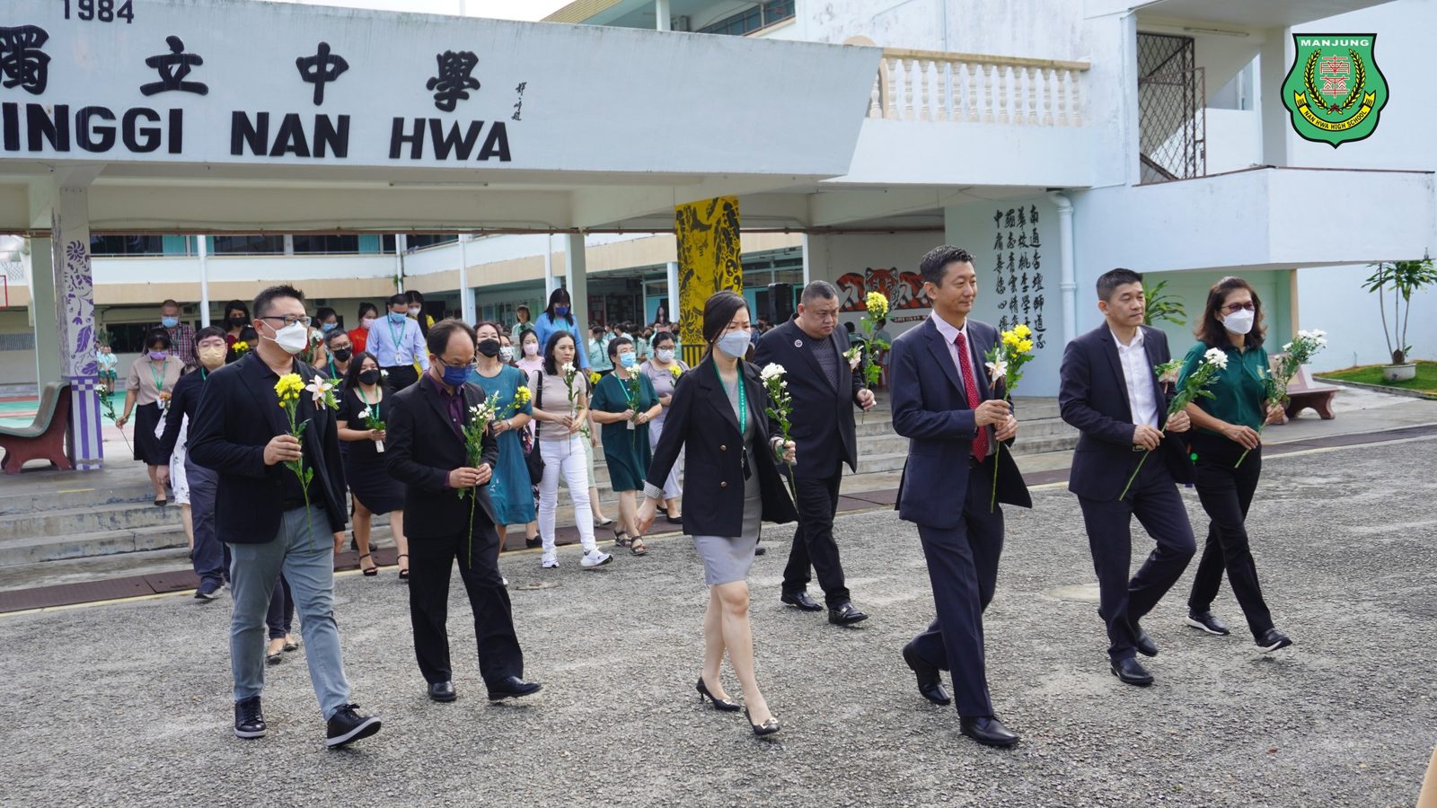 南华独中开学典礼 暨·丹斯里颜清文铜像献花仪式