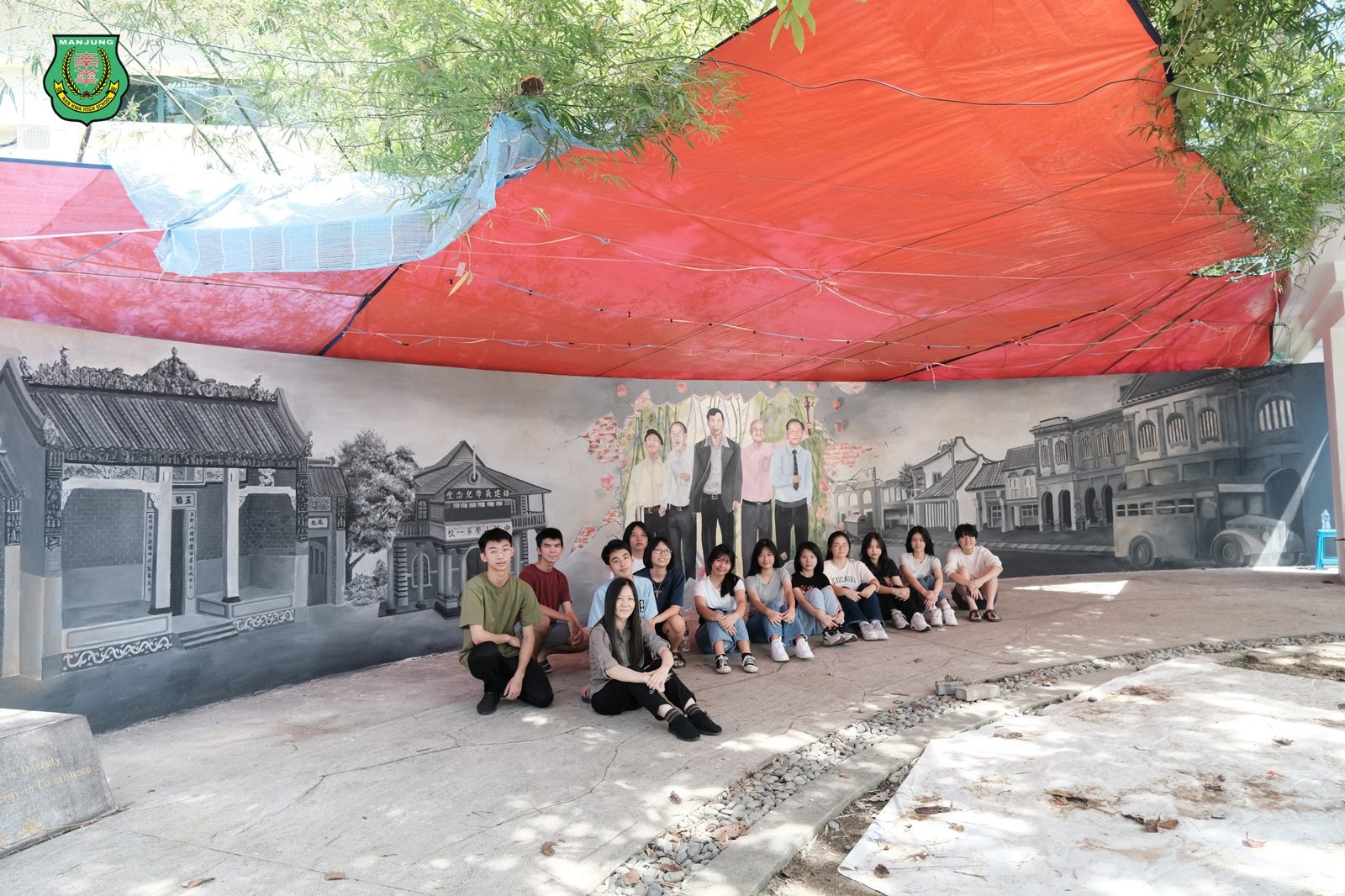 多彩多姿·共存共荣·南华独中学生绘壁画纪念族魂林连玉